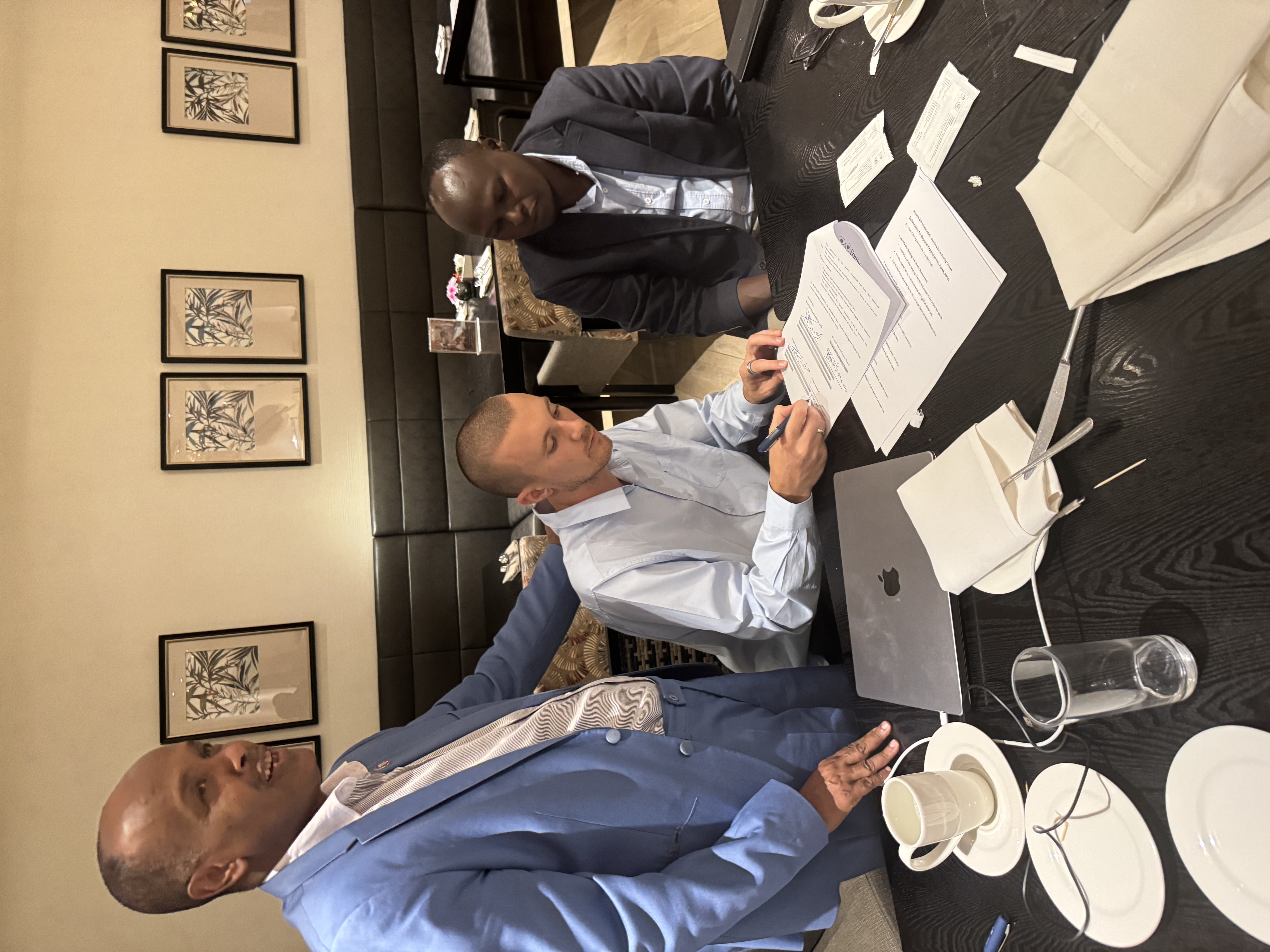 Earthbanc.io - Kenya agreement signing