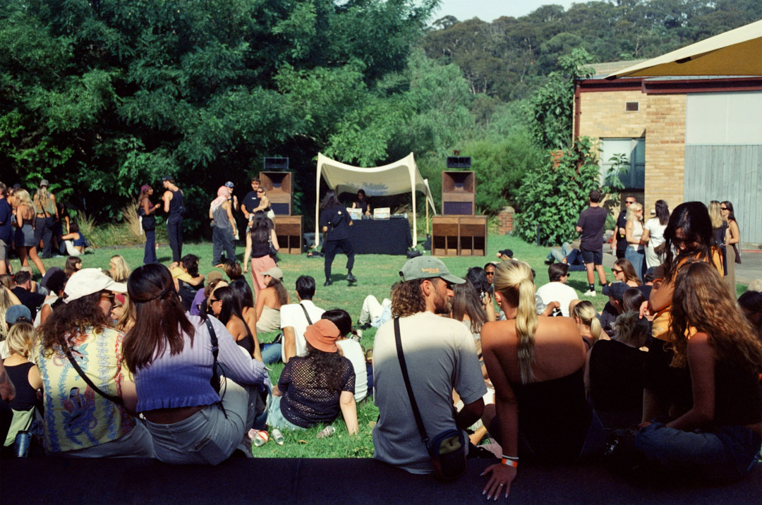 Whitvoir - performance still