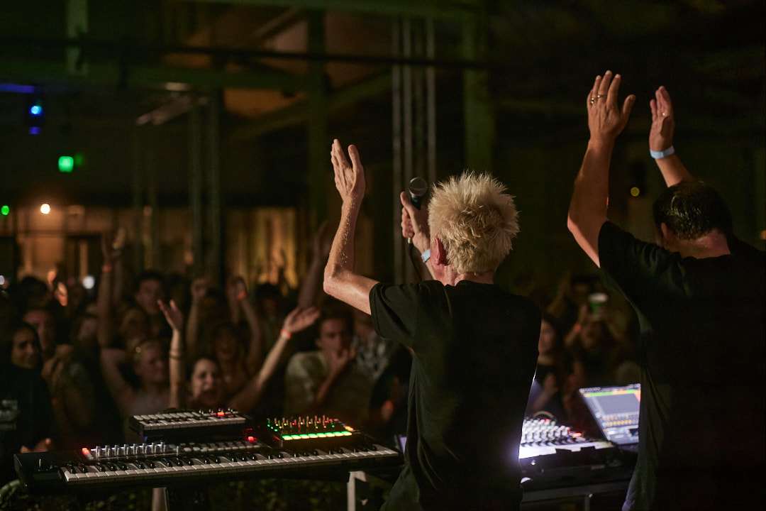 Whitvoir - performance artwork