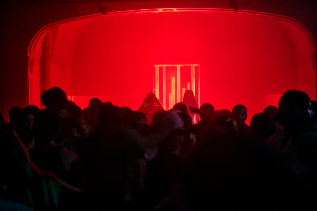 Whitvoir - campaign creative